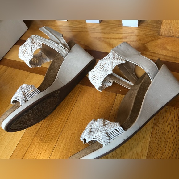 Sandals - Picture 4 of 5